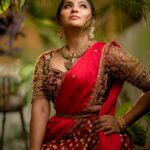 Myna Nandhini Instagram - நல்லதை எதிரி சொன்னாலும் கேள்! கெட்டதை நண்பன் சொன்னாலும் கேட்காதே! PC - @camerasenthil Wardrobe - @nirali_design_house Stylist - @makeupartistrybykavithasekar Jewelery - @jjjewellerymart