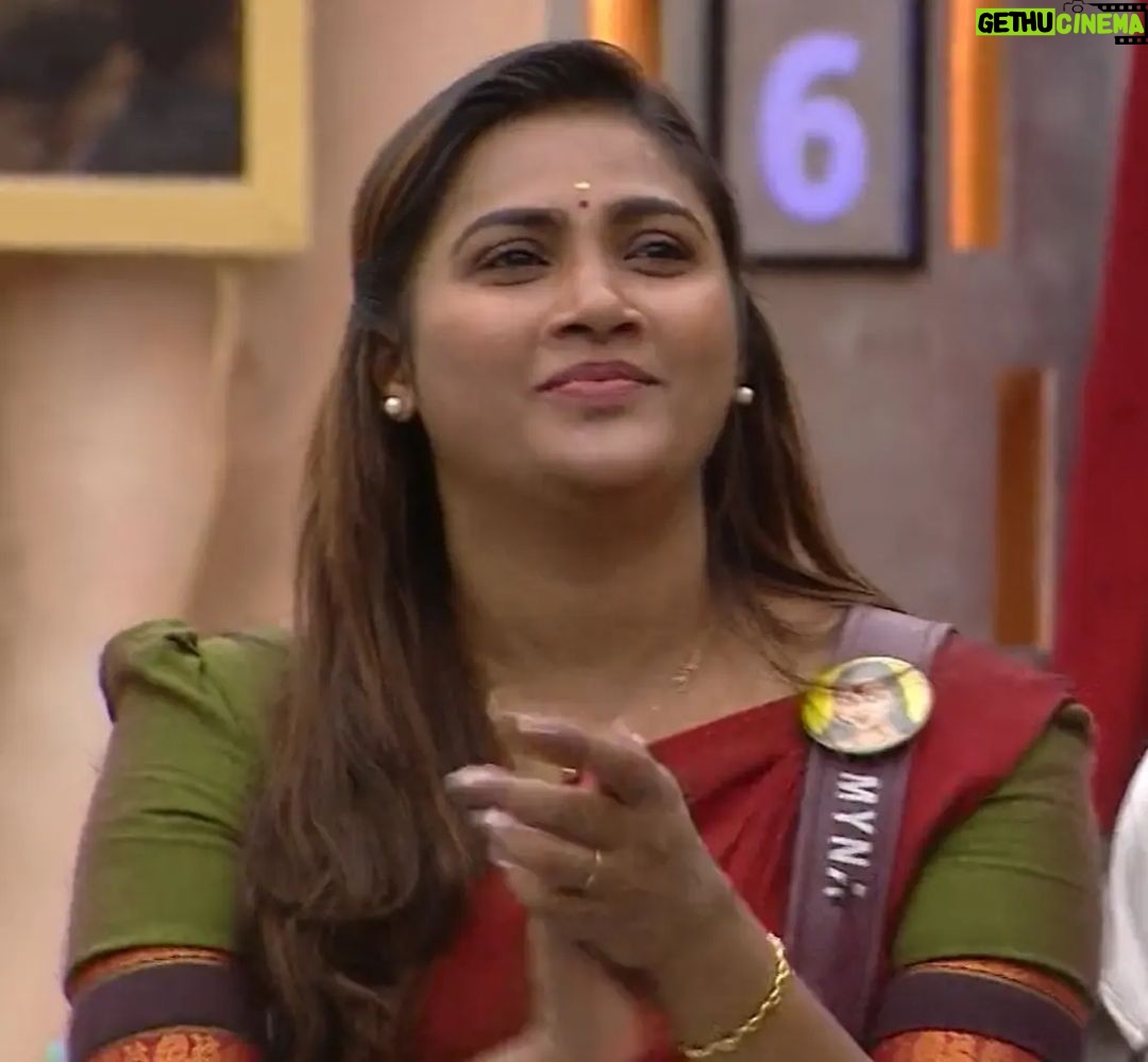 Myna Nandhini Instagram - அறிவை விட முக்கியமானது, உங்கள் இலக்கை அடைய உங்கள் விருப்பம். Wardrobe - @ivalinmabia