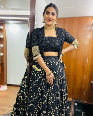Myna Nandhini Instagram - Yes am in Big boss now chellakutties need all your support and love makkale @vijaytelevision thank u so much for the opportunity @pradeepmilroy boss ❤️❤️❤️❤️❤️
