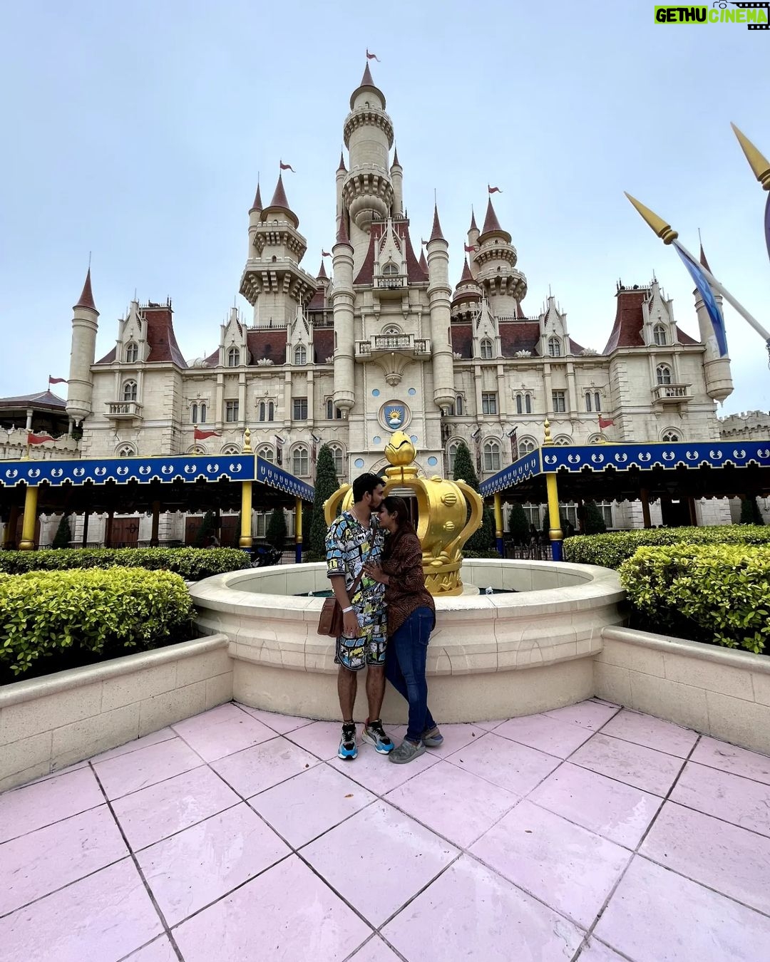 Myna Nandhini Instagram - #singaporetravel #universalstudiosingapore @myna_nandhu #dhruvanbirthday #celebrationoflife Travel Partner - @gtholidays.in UNIVERSAL STUDIOS SINGAPORE(SENTOSA)