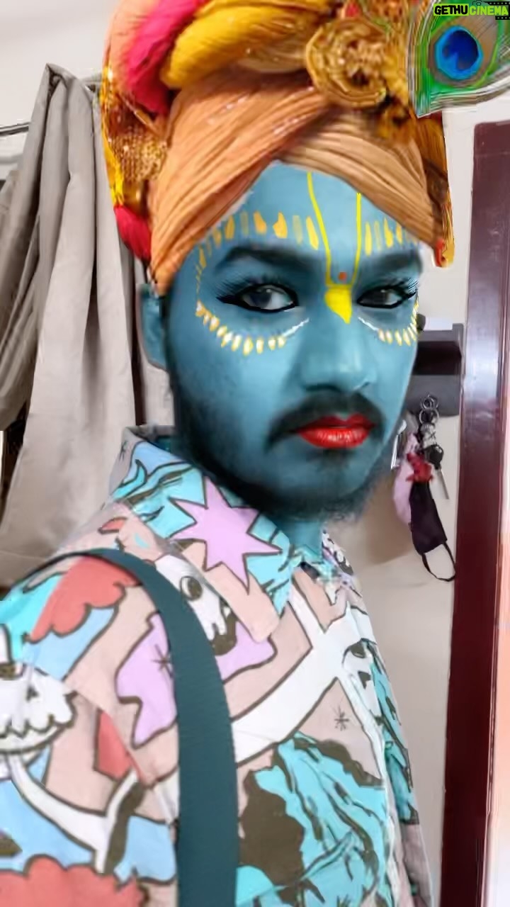 Myna Nandhini Instagram - Intha mathiri Krishnas parthurukingala makkale 😍🥰 @balasubramaniyanrajendran @iam_yogeshwaram @local_vj_mani @prabhuj_original @rajendran5243 🥰😍