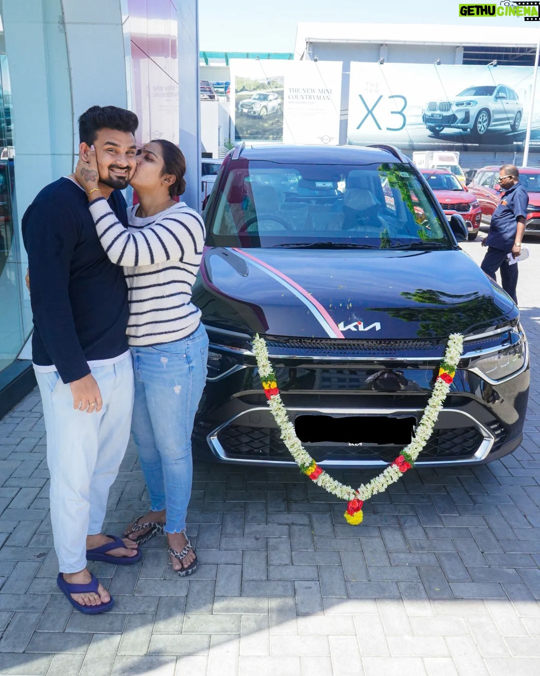 Myna Nandhini - 141.1K Likes - #ournewcar🚘 #kiacarens #newupgrade