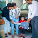 Myna Nandhini Instagram - #ournewcar🚘 #kiacarens #newupgrade