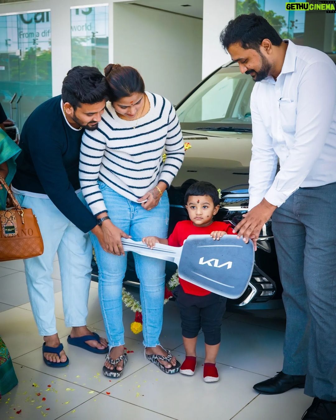 Myna Nandhini - 141.1K Likes - #ournewcar🚘 #kiacarens #newupgrade