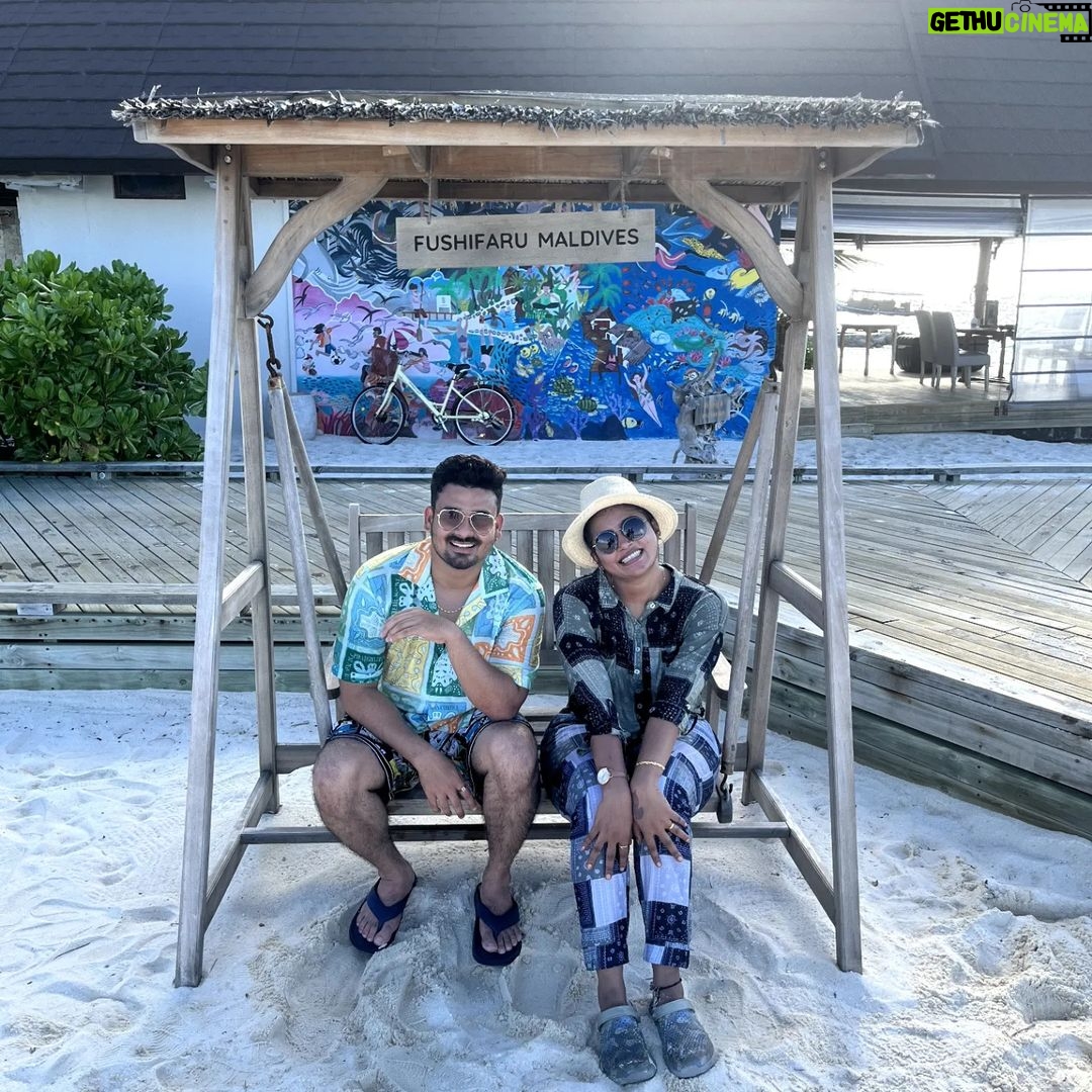 Myna Nandhini Instagram - #ourdreamtrip❤️ #thankusomuch @touronholidays @fushifaru @oneaboveglobal Fushifaru Maldives