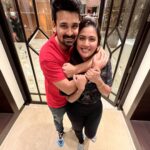 Myna Nandhini Instagram - Unexpected surprise thank u so much papa love u lot una innum happy ah pathukanum @myna_nandhu #loveuforever❤️😘