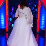 Myna Nandhini Instagram - New show new experience @vijaytelevision #kalakkapovathuyaru champions i am sooooo happy work with him @director_thomson_vijaytv