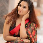 Myna Nandhini Instagram - Happy Christmas to all my Challakuttys 🥰😌 pc @skmani_photography