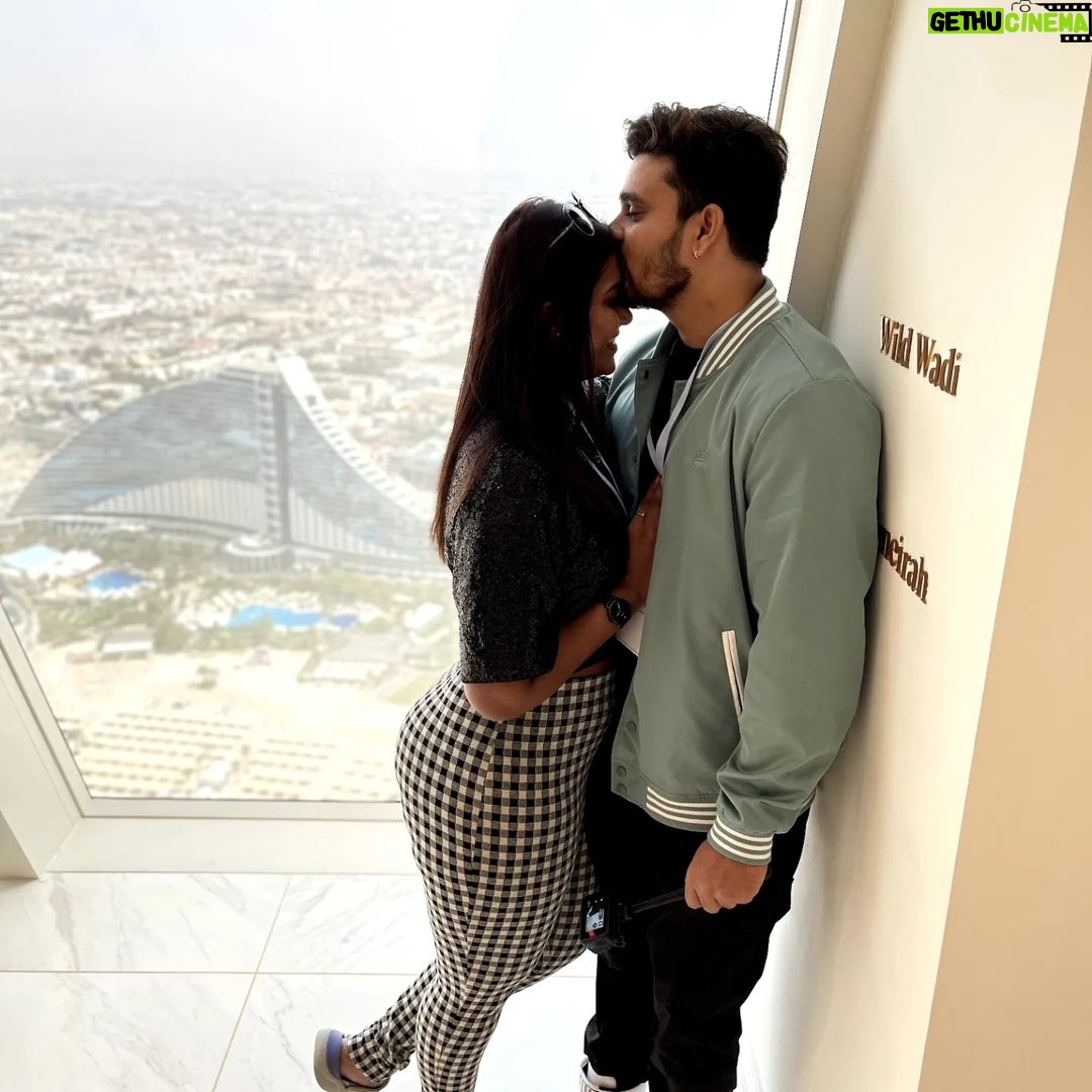 Myna Nandhini Instagram - #bujialarab #couplegoals #happyholidays @myna_nandhu @pickyourtrail @raynatours_ Burj Al Arab Jumeirah