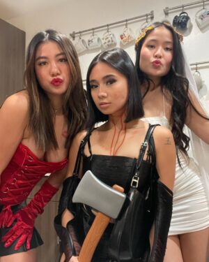 NIKI Instagram - 👻always🥰an angel👼🏼never🙅🏻‍♀️a god??!??!?😤 (x12)