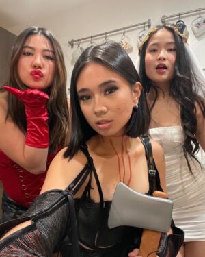 NIKI Instagram - 👻always🥰an angel👼🏼never🙅🏻‍♀️a god??!??!?😤 (x12)
