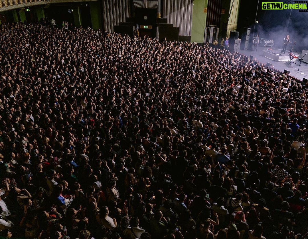 NIKI Instagram - LONDON I AM ACTUALLY STUPID IN LOVE WITH YOU !!! one of my fav shows of all time thank you sooo much for showing up & showing out !!!!🥺🥺 we WILL be back xx London, United Kingdom