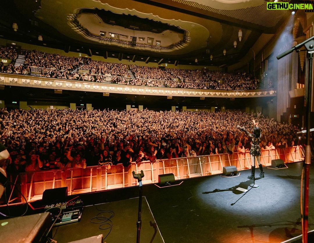 NIKI Instagram - LONDON I AM ACTUALLY STUPID IN LOVE WITH YOU !!! one of my fav shows of all time thank you sooo much for showing up & showing out !!!!🥺🥺 we WILL be back xx London, United Kingdom