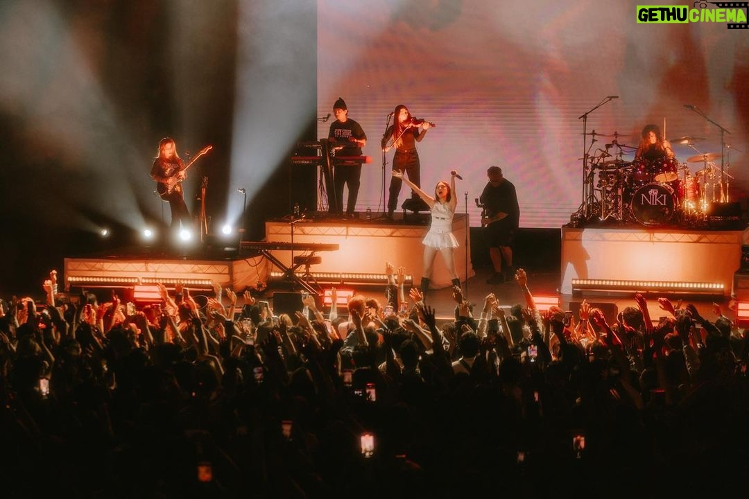 NIKI Instagram - thank you melbourne!!! cutest show ever 🤍 Melbourne, Australia