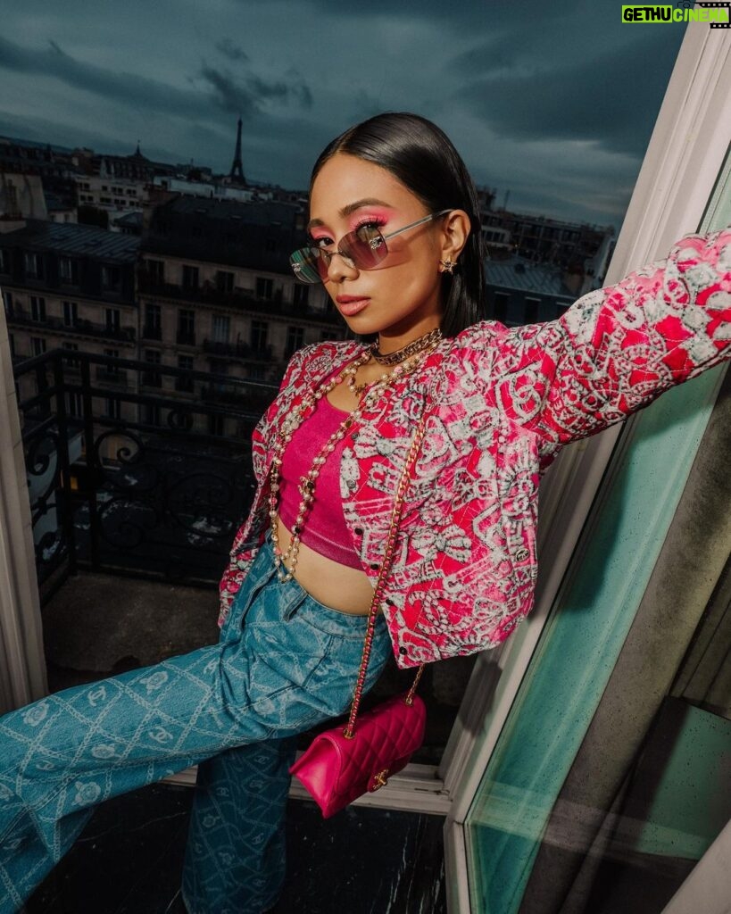 NIKI Instagram - bb’s first ever paris fashion week 🇫🇷🥺 merci beaucoup @chanelofficial for having me 🤍🖤 Paris, France