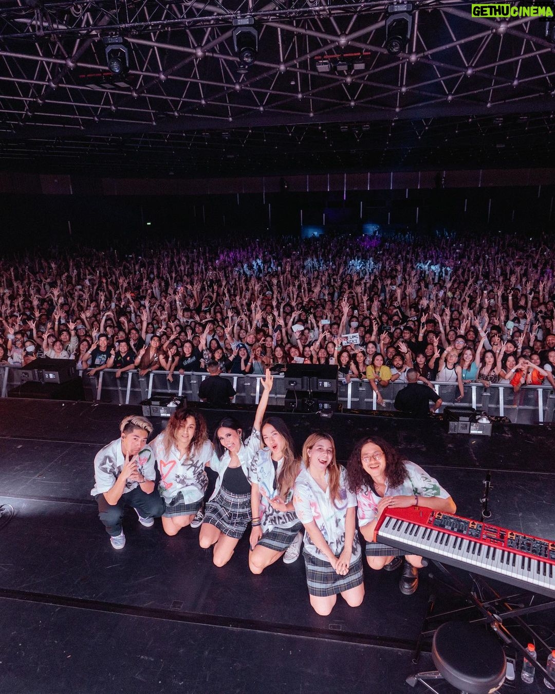 NIKI Instagram - ขอบคุณค่ะ 🇹🇭🤍 thank you bangkok Bangkok, Thailand