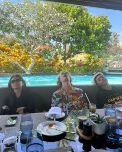 NIKI Instagram - pulang kampung !!! Indonesia