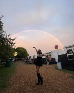 NIKI Instagram - lolla pt. 2 😎