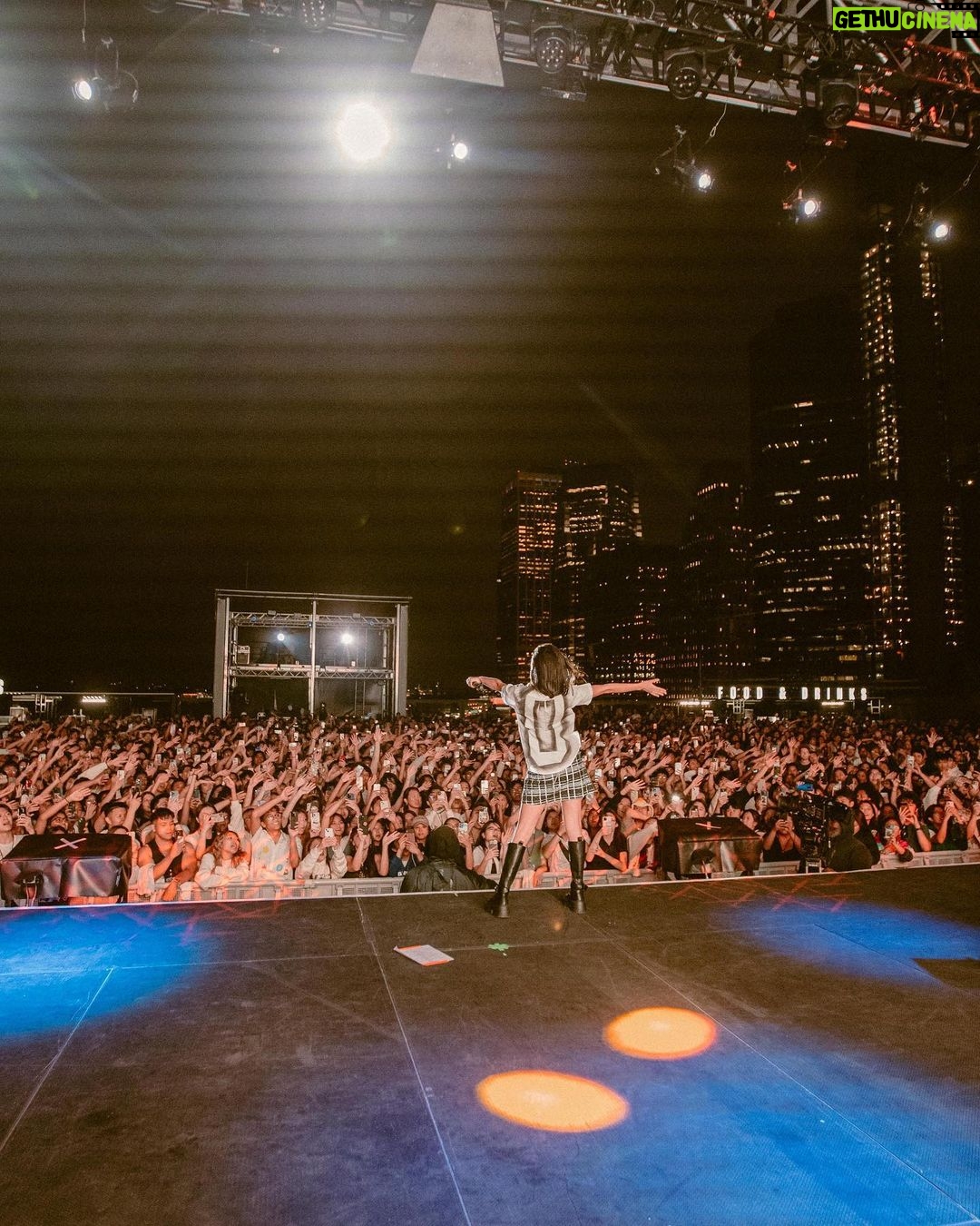 NIKI Instagram - thank you new york city ๐an unforgettable show. New York, New York