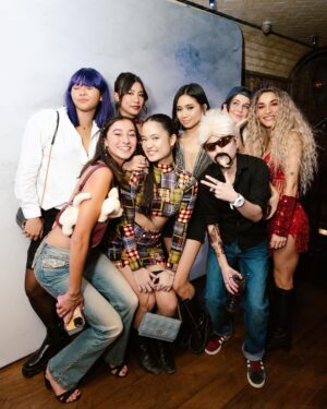 NIKI Instagram - the theme was “dress up as ur fav aquarius” so i was myself 👍🏼 ft. guy fieri, jenn aniston, jenn aniston in a baseball cap, coachella niki, hitc 2018 niki, shakira, paris hilton, & many other noteworthy aquarii (not pictured) 😃 this is 25!!!!