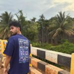 Nabha Natesh Instagram - I feel the road trips are incomplete if you don’t make random pit-stops for pictures . Right ? @nahushchakravarthi doesn’t agree but does it for me 🤣 Ok bye ! Bangalore Shimoga Highway