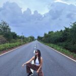 Nabha Natesh Instagram - I feel the road trips are incomplete if you don’t make random pit-stops for pictures . Right ? @nahushchakravarthi doesn’t agree but does it for me 🤣 Ok bye ! Bangalore Shimoga Highway