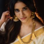 Nabha Natesh Instagram - My first ever Onam saree !! It has a special place in my heart now ❤️ : : : : Jewellery - @navrathan1954 X @storystudiolive Stylist - @sandhya__sabbavarapu Assisted by - @sirichandana_medi @prekshadhakad_ Photography - @karteeksivagouni Hairstylist - @naidukavala Makeup - @makeupbyramakrishna