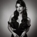 Nabha Natesh Instagram - just a tad bit of old-school glam ✨ : : : Outfit : @labeldivyagoel Jewellery: @lavgender Styling :@sandhya__sabbavarapu @team_sandhya Styling team : @prekshadhakad_ @styled_bysonali_ Photography : @pranav.foto Hair : @crafted_hair_by_her Makeup : @sonalsethiamakeup