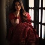 Nabha Natesh Instagram - The art of a glance… ft. whispering eyes : : : : Stylist - @sandhya__sabbavarapu Styling team - @team_sandhya @sirichandana_medi Photograper - @karteeksivagouni Management team - @karthik_peruru @aleen_aladnak