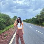 Nabha Natesh Instagram - I feel the road trips are incomplete if you don’t make random pit-stops for pictures . Right ? @nahushchakravarthi doesn’t agree but does it for me 🤣 Ok bye ! Bangalore Shimoga Highway