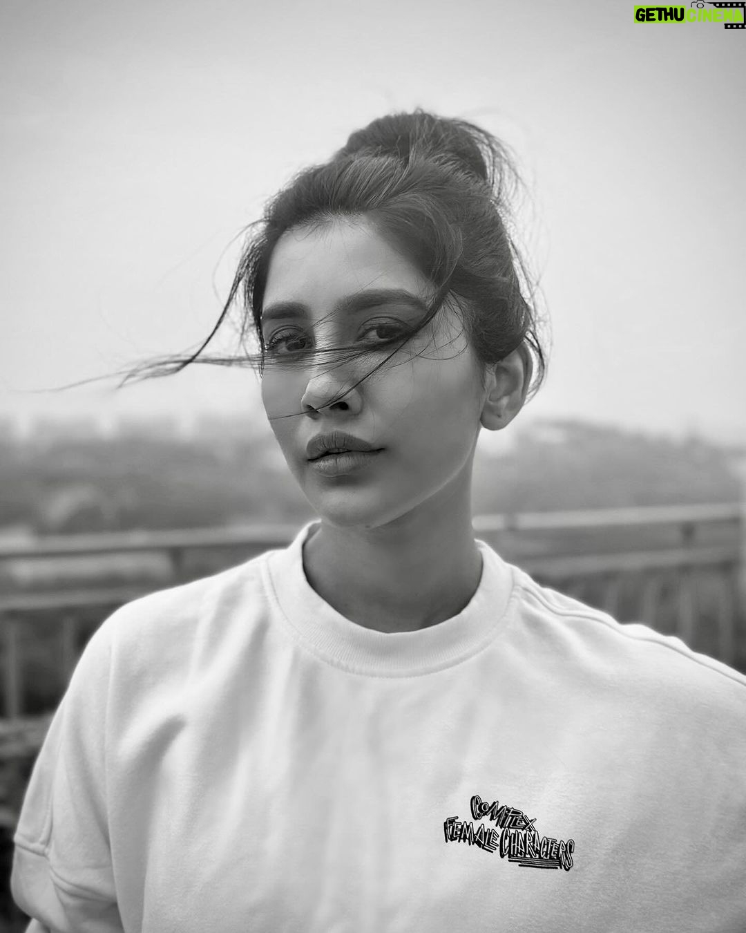 Nabha Natesh Instagram - caffeinate. read. sky-gaze. repeat 🔁 my perpetual mood !