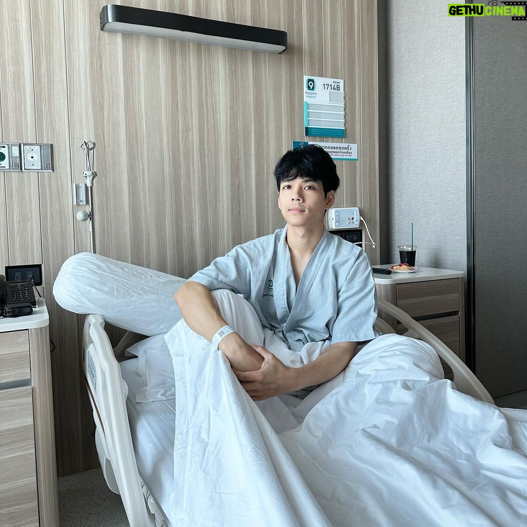 Nachat Juntapun Instagram - มา mri scan ผลออกมาเเล้ว คุณหมอบอก ไม่เจอ ผมเลยถาม ไม่เจอเนื้องอก ? หมอบอก ไม่เจอ สมองงง นั้นนน 😝😝
