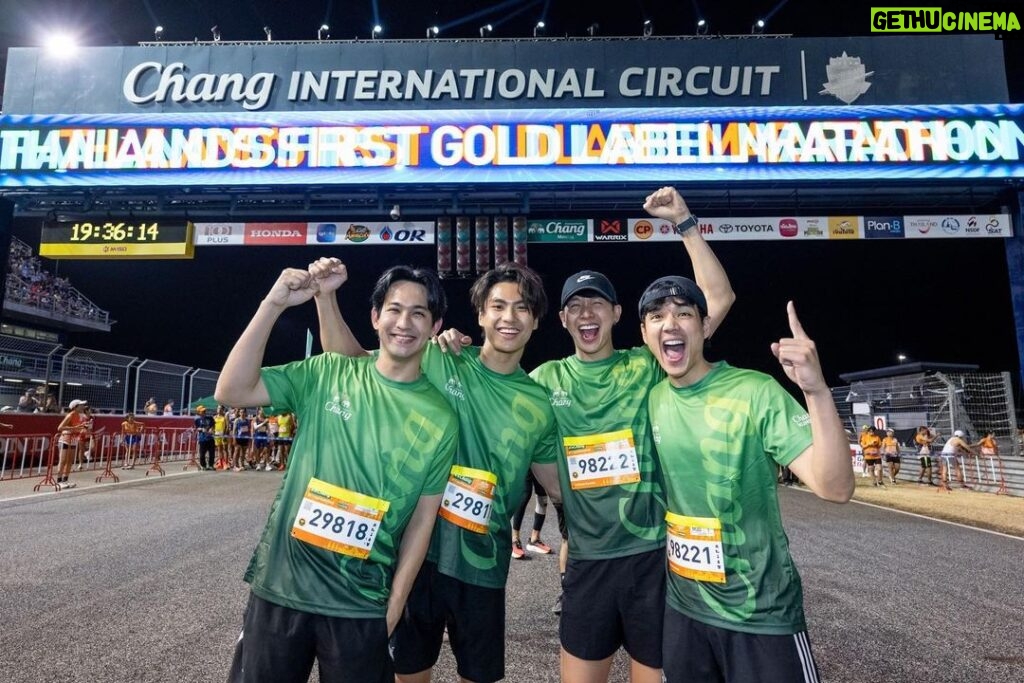 Nachat Juntapun Instagram - ไปวิ่ง บุรีรัมย์มา ได้ทองมา 2 เส้นน หยอก ๆ #ChangBuriramMarathon2024 #ChangInternationalCircuit #เติมเต็มคำว่าเพื่อน
