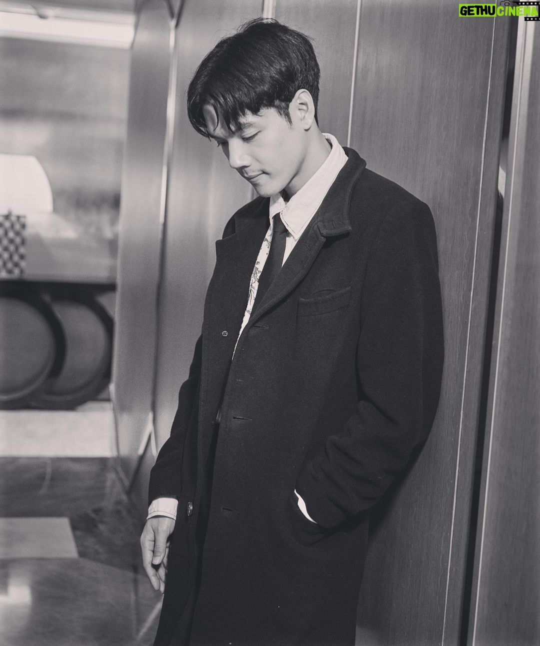 Nachat Juntapun Instagram - เชือกรองเท้าหลุด