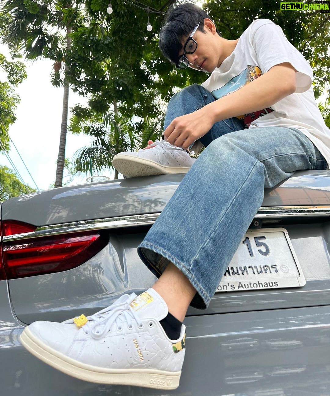 Nachat Juntapun Instagram - พนไปดูบอล ให้ทาย ไปดูทีมไร 😝 🏴 #adidasoriginals #adidasthailand