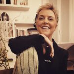 Nadia Toffa Instagram - Buongiorno ragazzi stupendi! Ogni giorno può portare un’occasione, a volte bisogna solo saperla cogliere. Chissà cosa ci riserverà questo sabato 🤞🏿buon week end a tutti e un abbraccio fortissimo da chi vi vuole bene #occasioni #sabato #buonweekend Milan, Italy