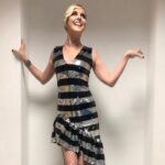 Nadia Toffa Instagram - Buongiorno amici speciali! Ora è il momento di ricordare la grande puntata de #leiene di domenica. Look strepitoso stile charleston grazie al dream team composto da @antonellafrazzetta @davidvanchieri e @letibric #buonagiornataatutti io #ingiroperlavoro voi che fate?