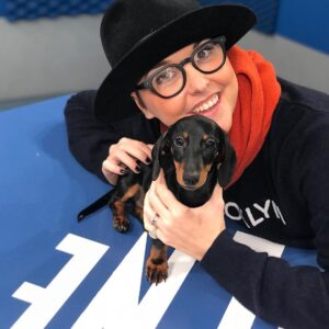 Nadia Toffa Instagram - Buongiorno!!!È arrivata una nuova iena in @redazioneiene Ora le dovremo fare la divisa 🤣🤣 buon lavoro a tutti 😘😍💫 Smakkkk