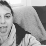 Nadia Toffa Instagram – Buongiorno da noi. Sciarpa totó e ciuffo punk argento. Un buongiorno rock 🤟🏿#buonadomenica #civediamostasera #leiene @redazioneiene vi strizzo uno a uno 😍🤩
