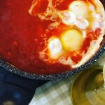 Nadia Toffa Instagram - Buongiorno!!!! Colazione dei campioni con tre uova 🍳 le amoooo!!! Voi cosa state mangiando? Ah subito dopo caffè triplo 🤣🤣 tutto 3 stamattina 🙏🏿 vi voglio bene e ci vediamo dopo alle Iene 😎 #uova #colazione #buongiorno #caffè
