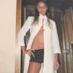 Nadia Toffa Instagram - Buongiorno a voi!! 🌟🙃Ho sempre adorato vestirmi di bianco. Qui avevo 22 anni circa. ❤️ il bianco è puro. Sempre perfetto. Illumina. Il mio preferito . È la somma di tutti i colori e dunque completo. Questi i motivi della mia scelta. . #colori #bianco Qual è il vostro colore preferito? E perché?? Io Scelgo bianco… Eppure non mi voglio sposare. Che ridere🤣🤣 ❤️💜💚💛💙🧡🖤💗 #contraddizione #arcobaleno #buonagiornataatutti