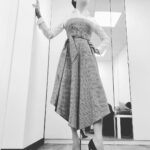 Nadia Toffa Instagram - Buongiorno ragazzi belli! Oggi verso le 16.25 Sarò ospite a @verissimotv .... se avete voglia ma soprattutto tempo mi trovate lì 🙏🏻🙏🏻💋 io finisco di lavorare alle iene e mi fiondo là 😃 guardate... quando due TOFFAS si abbracciano si sprigiona una magia speciale 💫 Io poi in trasmissione mi sono vestita come “la donna che visse due volte”! 🤣vi ricordate il film di Hitchcock??!Quando ero piccola lo davano sempre in tv… Lo so a memoria 🤦🏼‍♀️🙄 E poi coincidenza rete4 ieri lo trasmette (allego prova fotografica)🤷🏼‍♀️🤫 #buonagiornataatutti 💗 smakkkk grande 💋 a dopo 🙏🏻