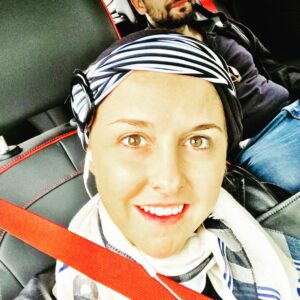 Nadia Toffa Instagram - Sono giorni di appostamento con #fascia #coloreIene #biancaenera⚪️⚫️ e io ho un solo pensiero in testa. Che sabato sarò ad #amici17 di #mariadefilippi #emozione 🤪#thequeen #wow #unsolopensiero vedere ballare e cantare da vicino gli #amicidimariadefilippi