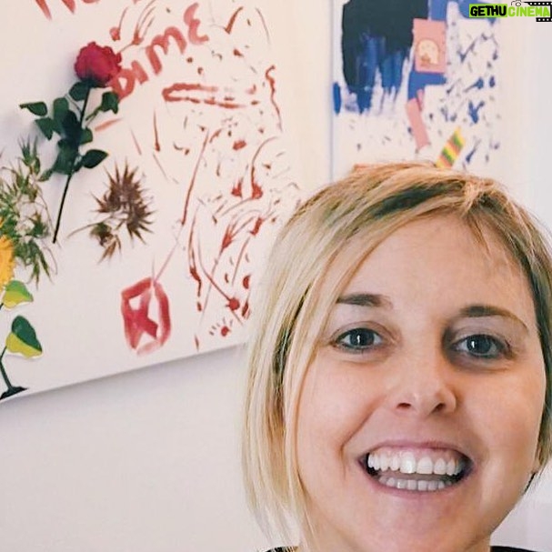 Nadia Toffa Instagram - Buongiorno a tutti e buona domenica delle palme 🌈 se vi va ci vediamo stasera a #leiene buona giornata e sorrridiamo sempre alla vita. Vi voglio bene assai.