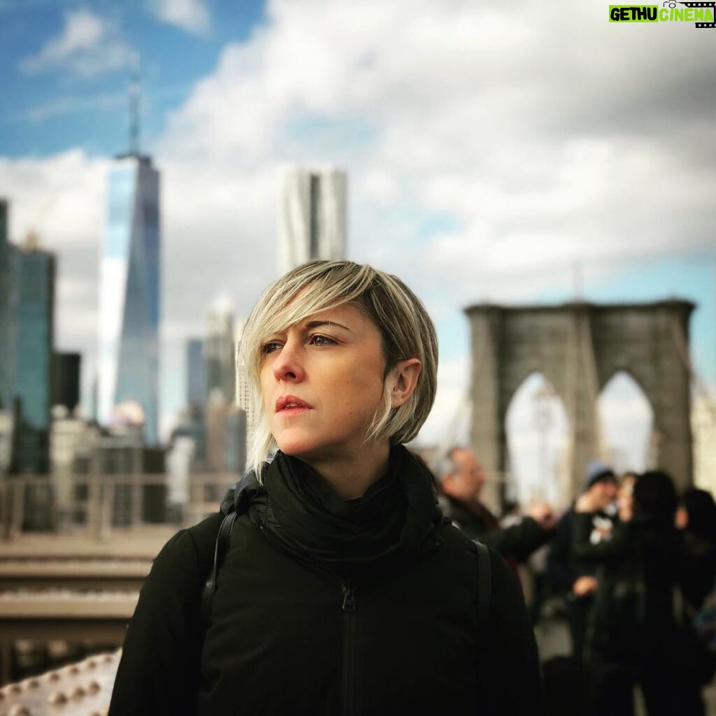 Nadia Toffa Instagram - #leiene in #newyorkcity #wow #comingsoon Brooklyn Bridge