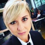 Nadia Toffa Instagram - Buona giornata a tutti! 😎 Sono con #AndreaAgresti e #LuigiPelazza Lavorare insieme è una figata! #leiene #set Trucco favoloso di @letibric che fa miracoli 😂 #divertirsilavorando #rideresempre #oggichegiornoe’ 🤔