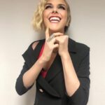 Nadia Toffa Instagram - Buongiorno amici carissimi. Ieri è stata una puntata davvero speciale. Buona giornata a tutti. Tra poco si inizia a lavorare. Stamattina dormito un pochino di più visto l’ora in cui ho finito di lavorare. Baci solari. Un Grazie speciale a chi mi rende carina. Il dream team @davidvanchieri @antonellafrazzetta @letibric