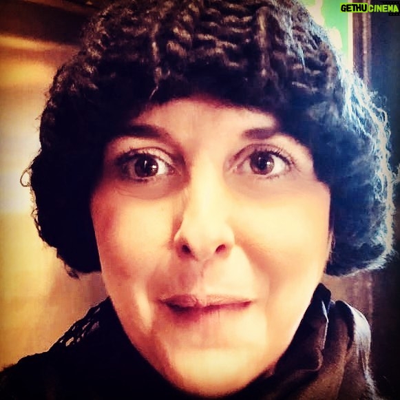 Nadia Toffa Instagram - Buongiorno ragazzi!! Che freddo fa?! ❄️ mi sto congelando e più imbacuccata di così impossibile!! Sotto sono vestita a strati cipolla 🤣 anche da voi fa freddo?? Buona giornata, scaldatevi abbracciando chi amate. Un super abbraccio caloroso virtuale anche da me Milan, Italy