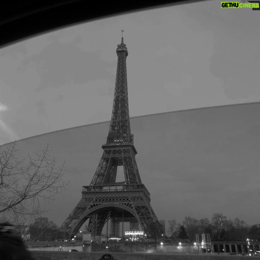 Nadine Lustre Instagram - Paris n’est pas pareil sans mon amoureux français. Tour Eiffel