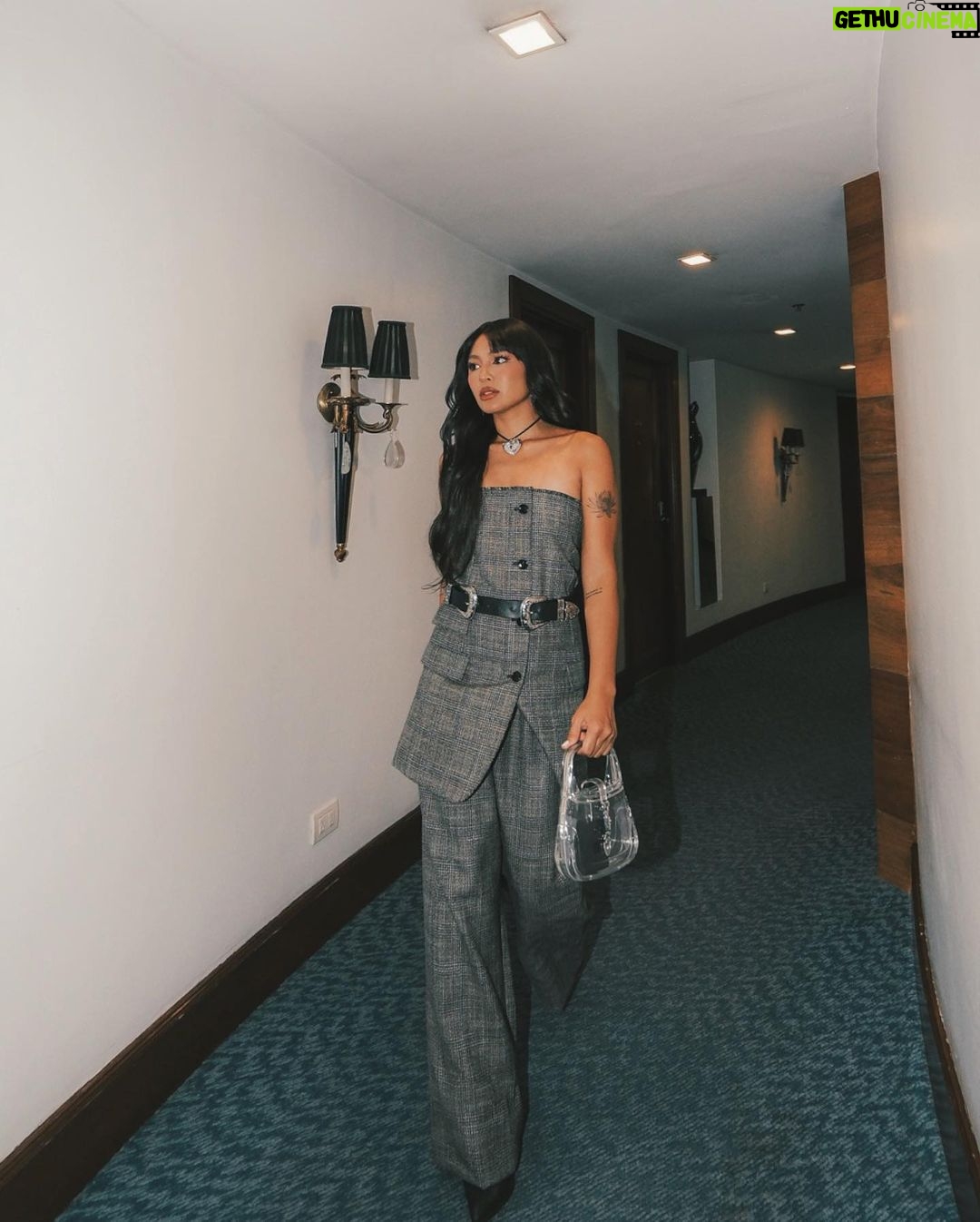 Nadine Lustre - 588.5K Likes - zone 1 to 6000
@gucci
#GucciPH
@magicliwanag @jellyeugenio @paulnebres @lynalumno